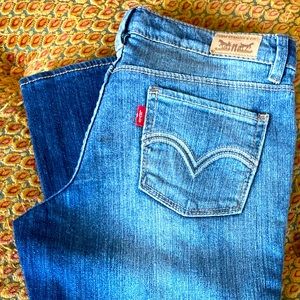 NEW! Levi’s Size 16  Fits size 2